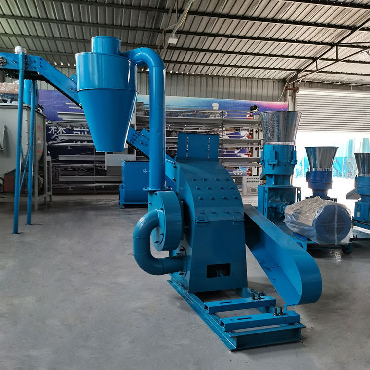When this machine works, the raw materials will be fed to crushing room through the feeder, under the impact crash of high speed rotating hammers,the raw materials will be crushed rapidly,then go through the screen and be sucked to the outlet.